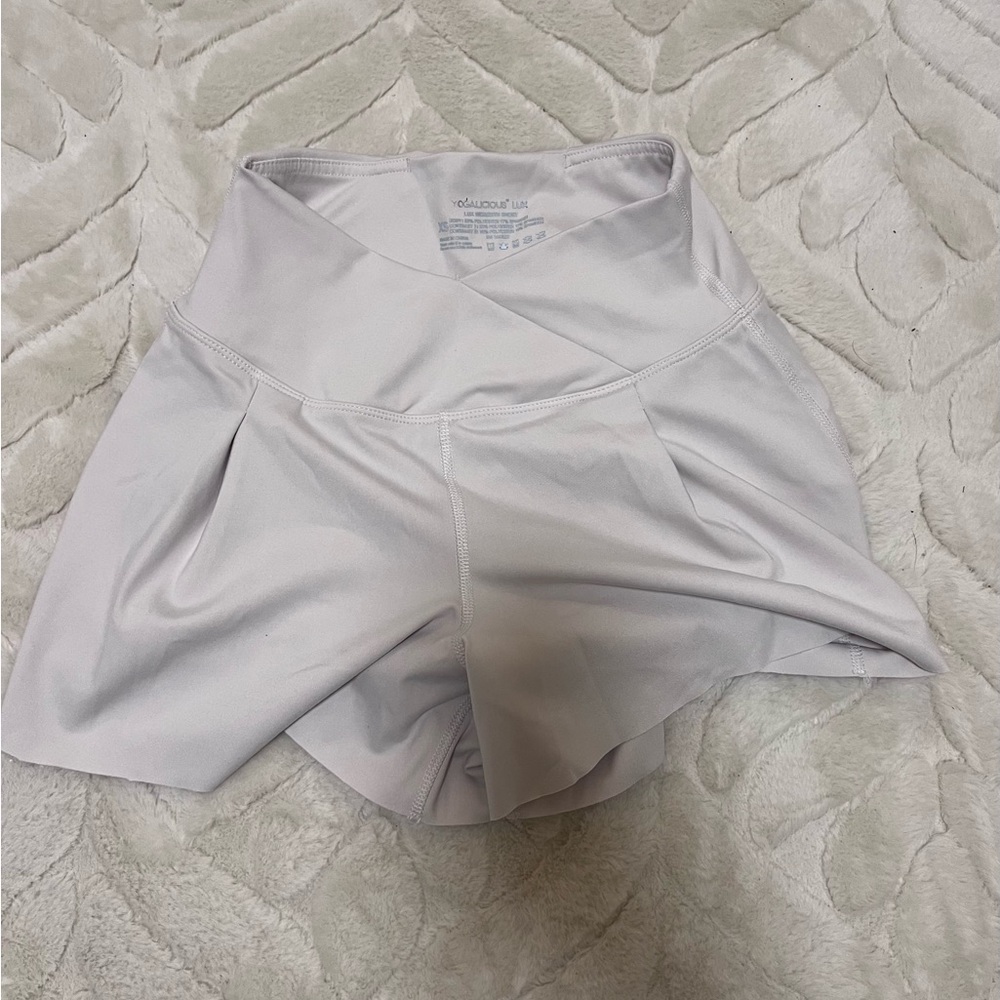 Yogalicious Women's High Waist Light Gray Shorts
